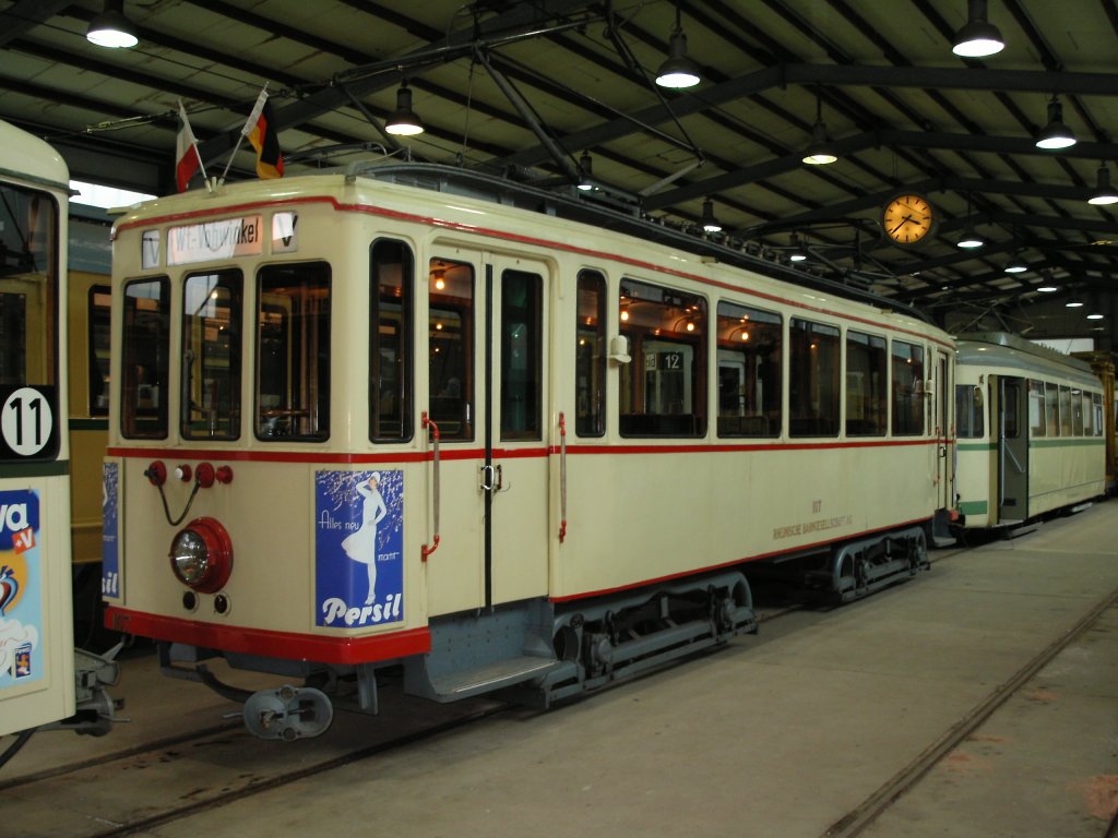 Ein berland-Vierachser aus dem Benrather Meterspurnetz der Dsseldorfer Rheinbahn in Solingen-Kohlfurt - das genaue Aufnahmedatum kann ich leider nicht mehr angeben, weil es damals von der Kamera falsch gespeichert wurde.