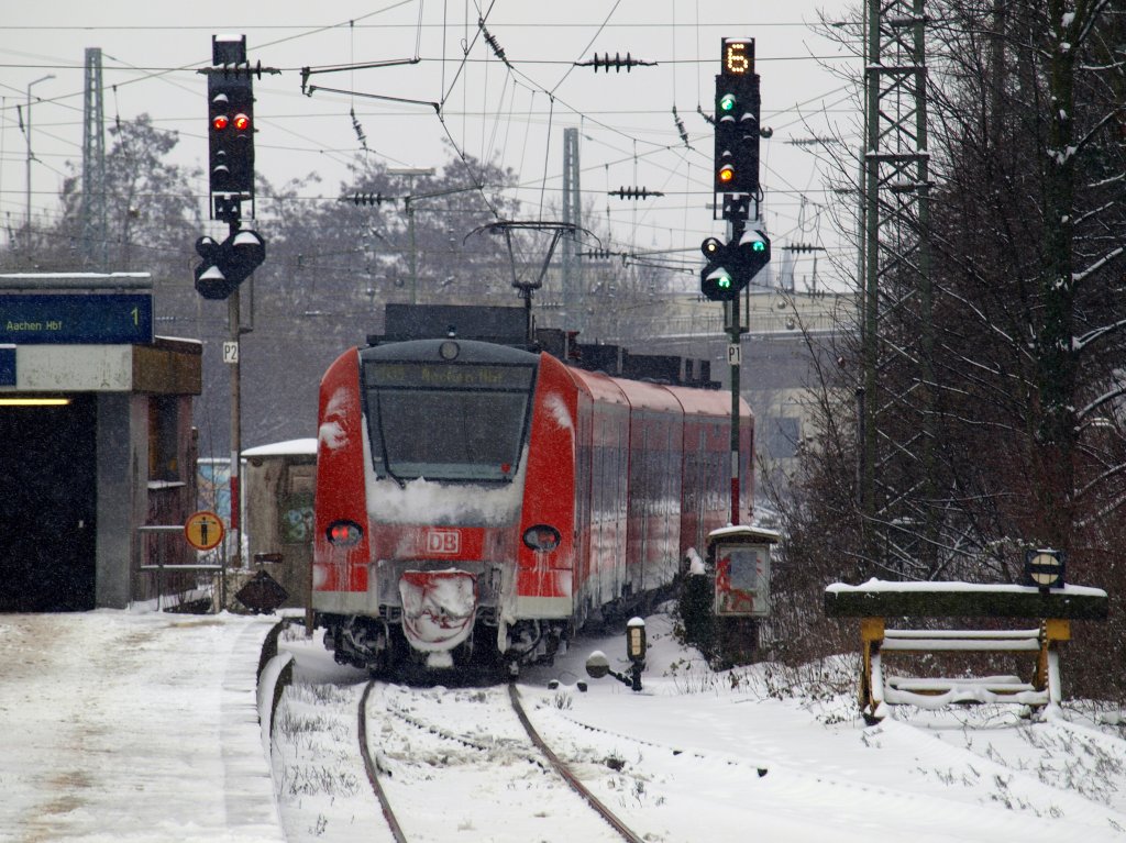 Ein unbekannter vereister Quitschi am 14.02.2010 als RB33 bei der Ausfahrt in Aachen West.