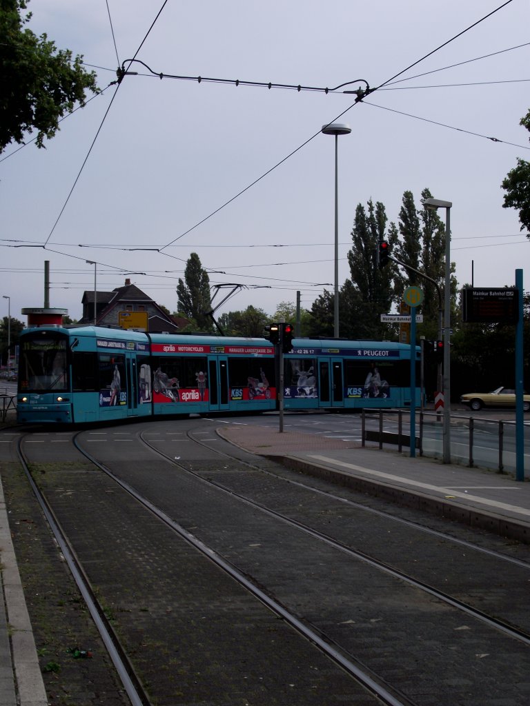 Ein VGF S-Wagen am 11.09.11 in Frankfurt am Main Mainkur