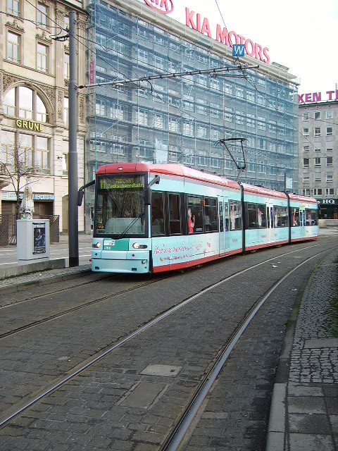 Ein VGF S Wagen in Frankfurt am Main Hbf am 13.02.11