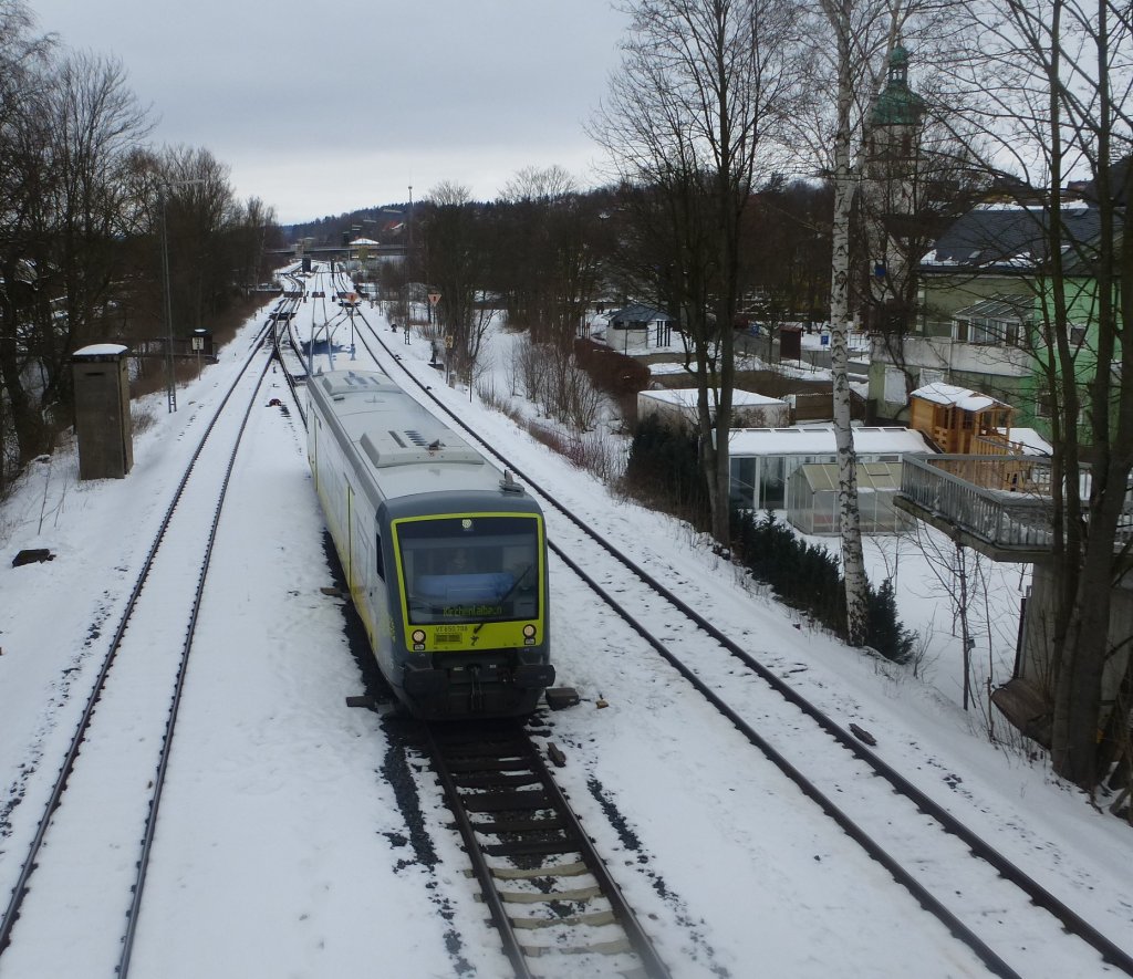 Ein VT 650 von Agilis kurz nach dem Bahnhof Oberkotzau am 03.03.13