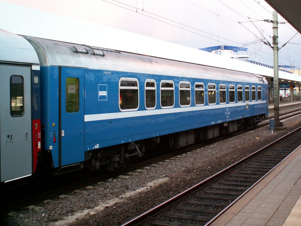 Ein Weirussischer Schlafwagen im D-Zug Basel-Moskau am 3.8.2010 in Mannheim Hbf