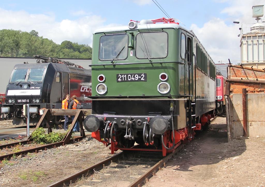 Ein weiteres Ausstellungsstck zum Tag der offenen Tr bei Uwe Adam in Eisenach am 23.07.2011: 211 049-2.