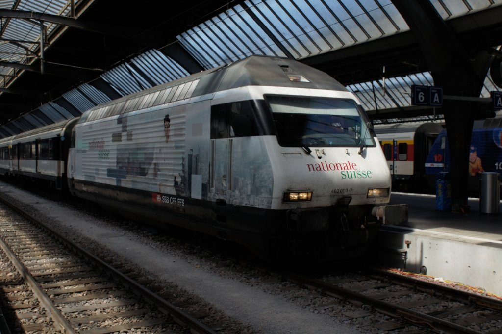 Ein wenig zu frh verliess ich dann die Stelle in Schnenwerd, denn prompt war der nchste IR aus Basel mit der Re 460 003-7 bespannt. So konnte ich die Roger Federer-Lok nur in Hauptbahnhof von Zrich fotografieren.