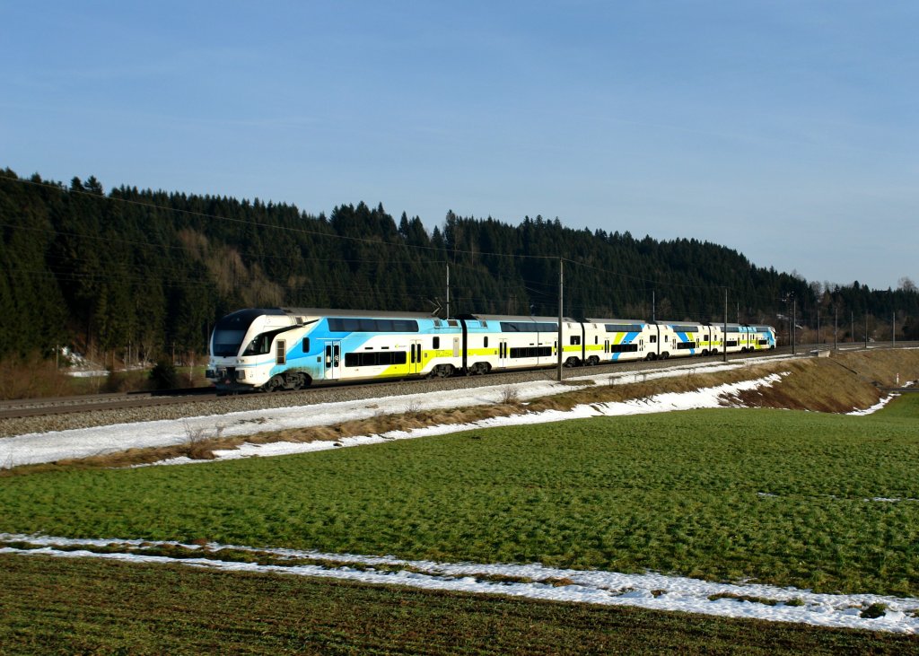 Ein Westbahn-Kiss nach Wien West am 24.12.2012 bei Pndorf.