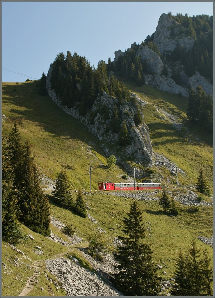 Ein Zug der Schynigen Platte Bahn auf halben Weg zwischen Breitlauenen und der Gipfelstation.
10. Sept. 2012