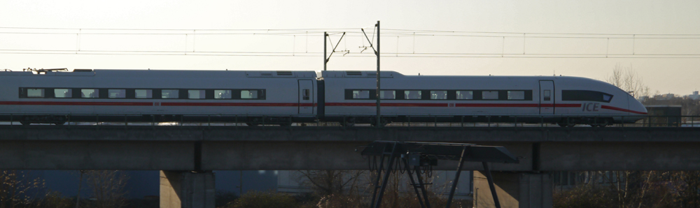Eindeutig ein neuer Velaro-D. (407 002 in Mannheim, 03.02.2012)