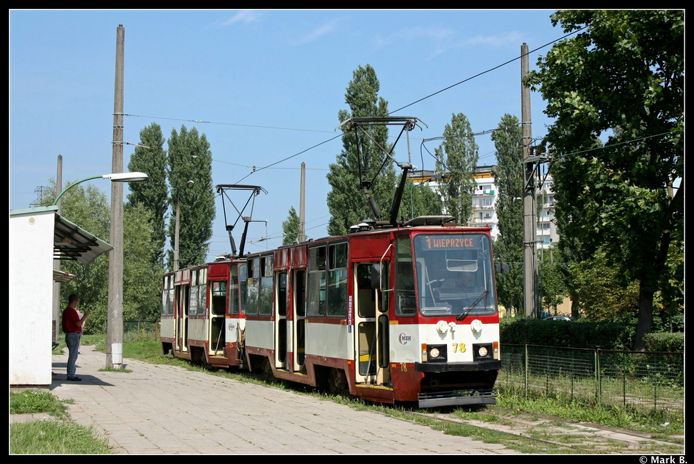 Eine 105na Traktion an der Endstelle Silwana. Aufgenommen am 12.08.10.
