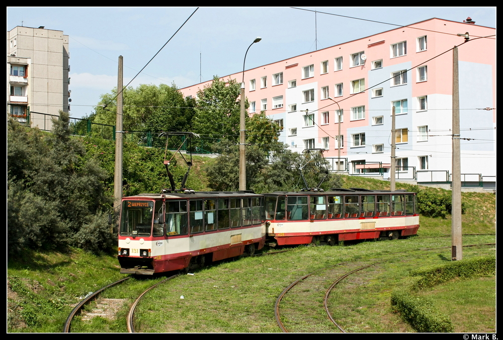 Eine 105na Traktion in der Schleife Piaski. Aufgenommen am 12.08.10.