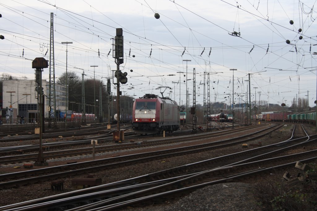 Eine 185 600-4 von Crossrail rangiert in Aachen-West.
15.1.2011