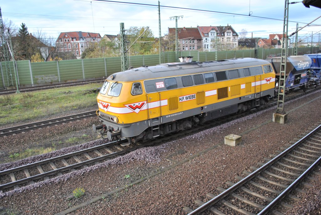 Eine 216, der Gleisbaufirma  Wiebe , in Lehrte, am 14.11.2010.