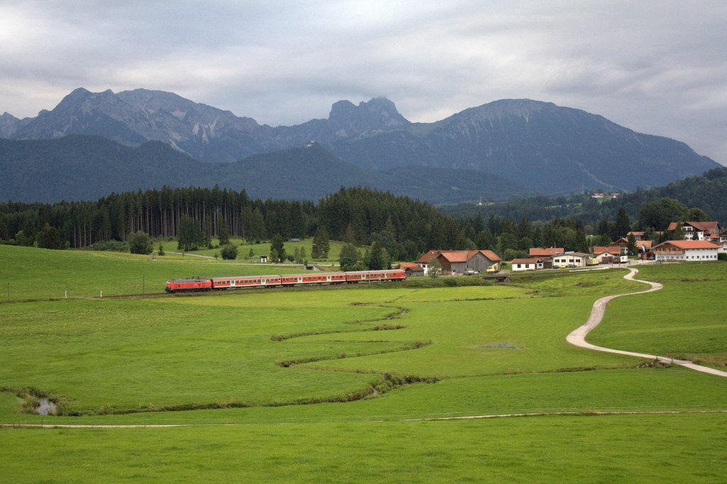Eine 218er am 07.08.2012 in Weizern-Hopferau.