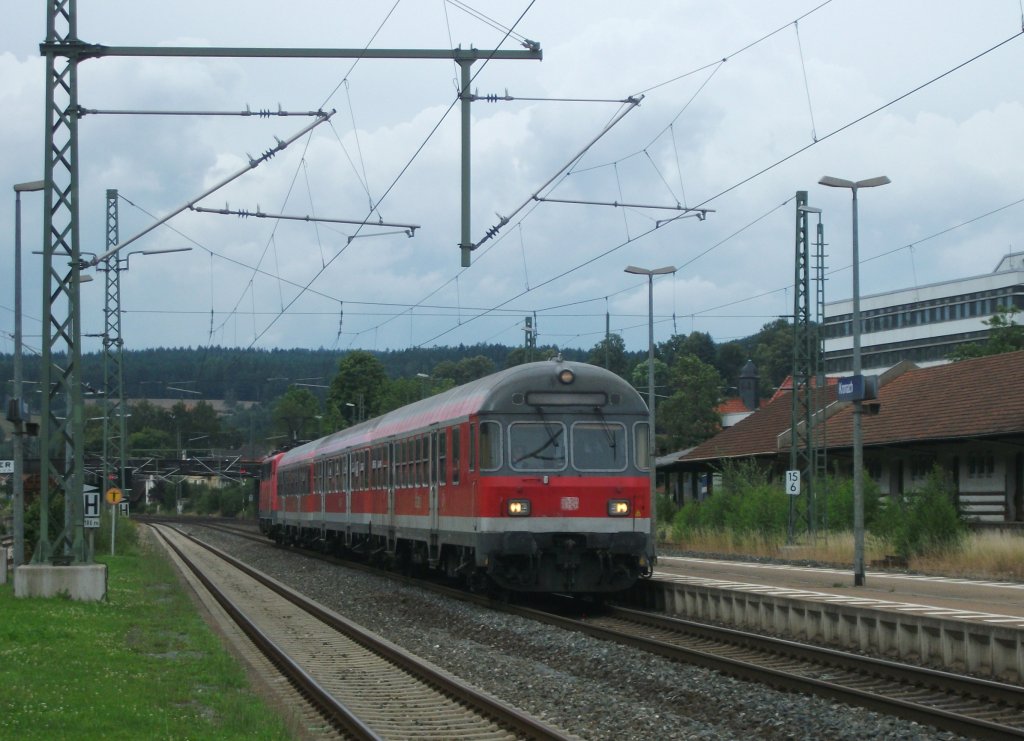 Eine 3-teilige n-Wagen Garnitur erreicht am 20.Juli 2012 als RB nach Bamberg den Bahnhof Kronach.
