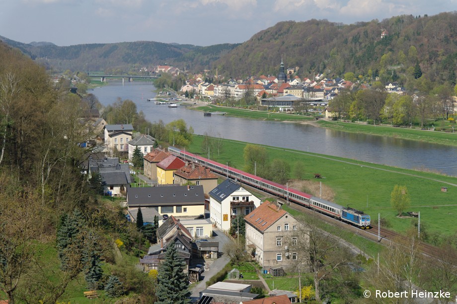eine 371 in Krippen am 16.04.2011