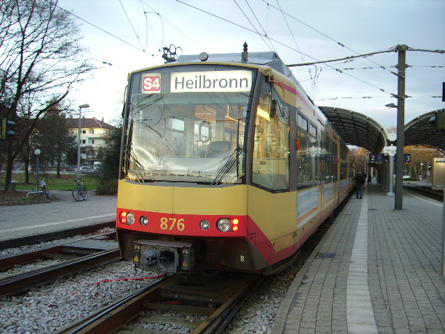 Eine AVG Stadtbahn in Karlsruhe Albtalbahnhof am 15.01.11