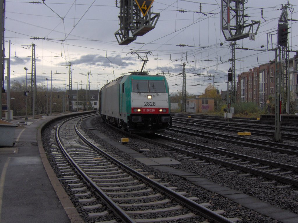 Eine belgische E-Lok im Aachener Hbf.