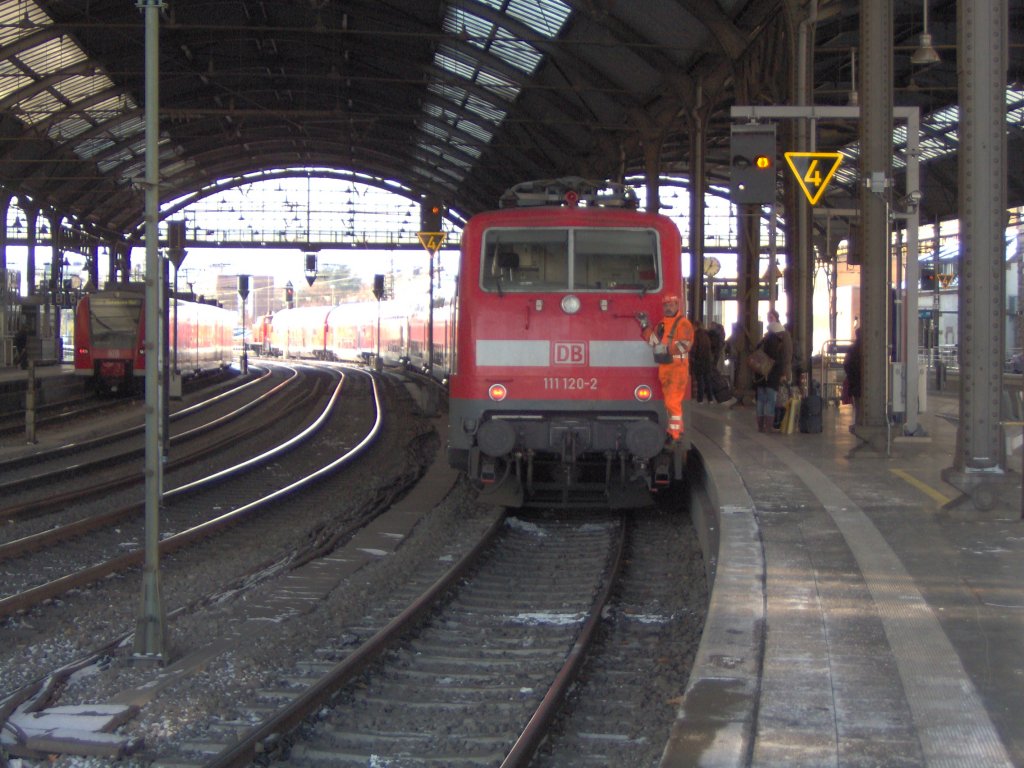 Eine BR 111 im Aachener HBF bei rangierarbeiten.
