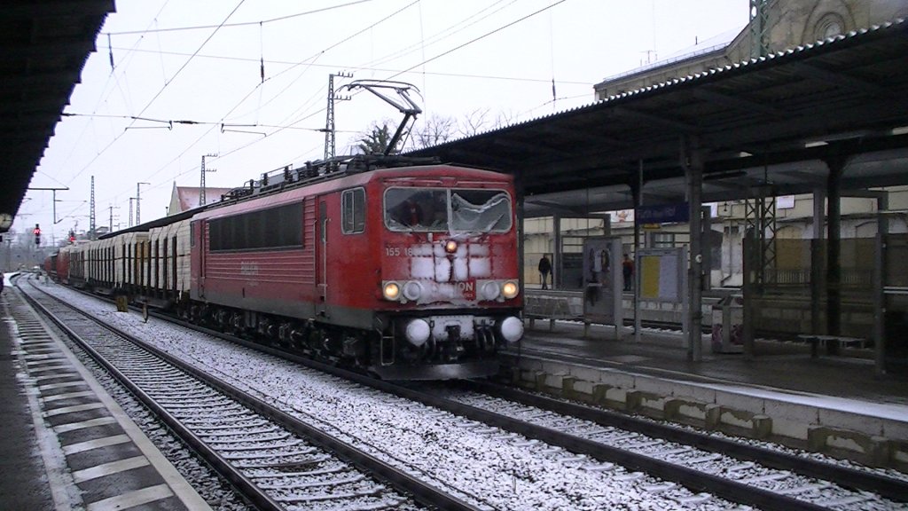 Eine BR 155 Railion trifft am 21.01.2012 mit einem FR aus Saalfeld (Saale) in Frth Hbf ein. Ziel des Zuges ist Nrnberg Rbf. 