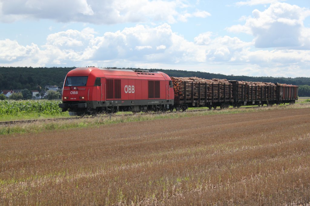 Eine BR 2016 zieht einen Gterzug zwischen Oberpullendorf und Weppersdorf Richtung Deutschkreutz, Juli 2012