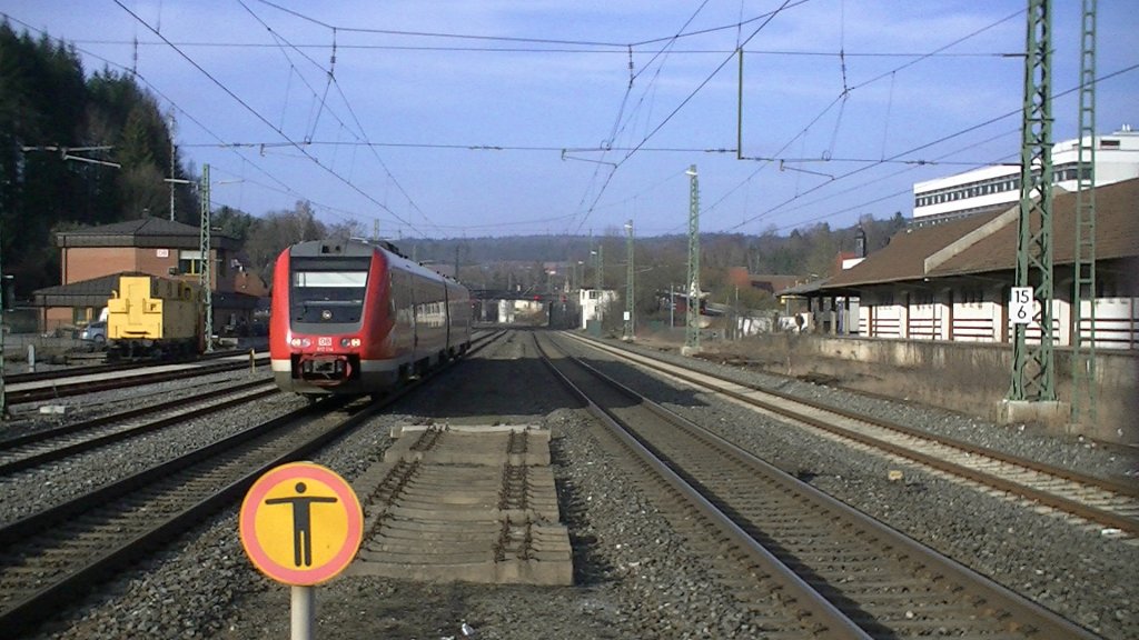 Eine BR 612 als RE Jena Saalbf. - Lichtenfels erreicht am 02.03.2012 den Bahnhof Kronach. 