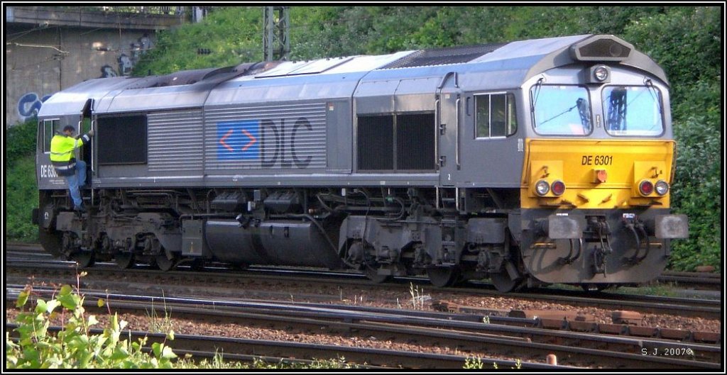 Eine Class 66 der DLC rangiert in Aachen West im Mai 2007.
