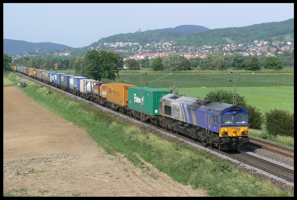 Eine Class 66 der ERS Railway zieht am 25.5.2007 den DGS 40105 bei Grosachsen-Heddesheim Richtung Sden.