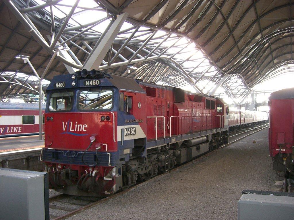 Eine Class N der V-Line in Melbourne, 04.03.2006