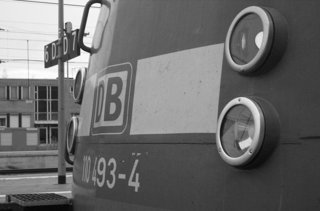 Eine Detailtaufnahme der 110 493-4 am 07.09.2010 im Aachener Hbf.