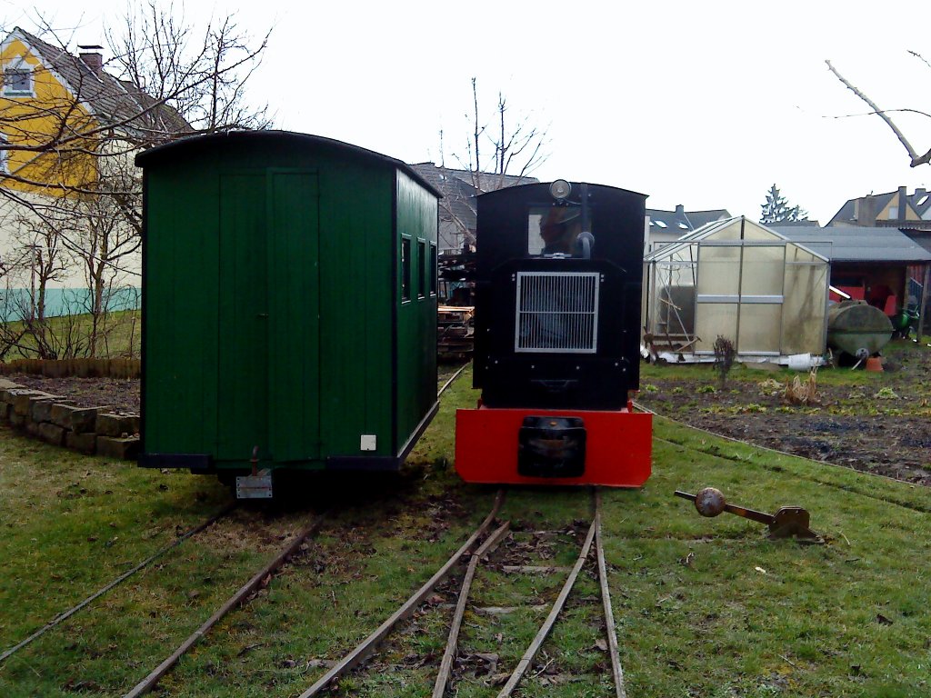Eine Deutz/O&K Feldbahndiesellok in der Nhe von Bonn.16.3.10.