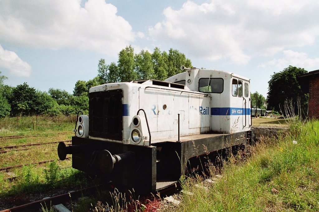 Eine Diesellok der BR V22 im Bahnhof von Kltz im Jahre 2006 fr Rangierarbeiten