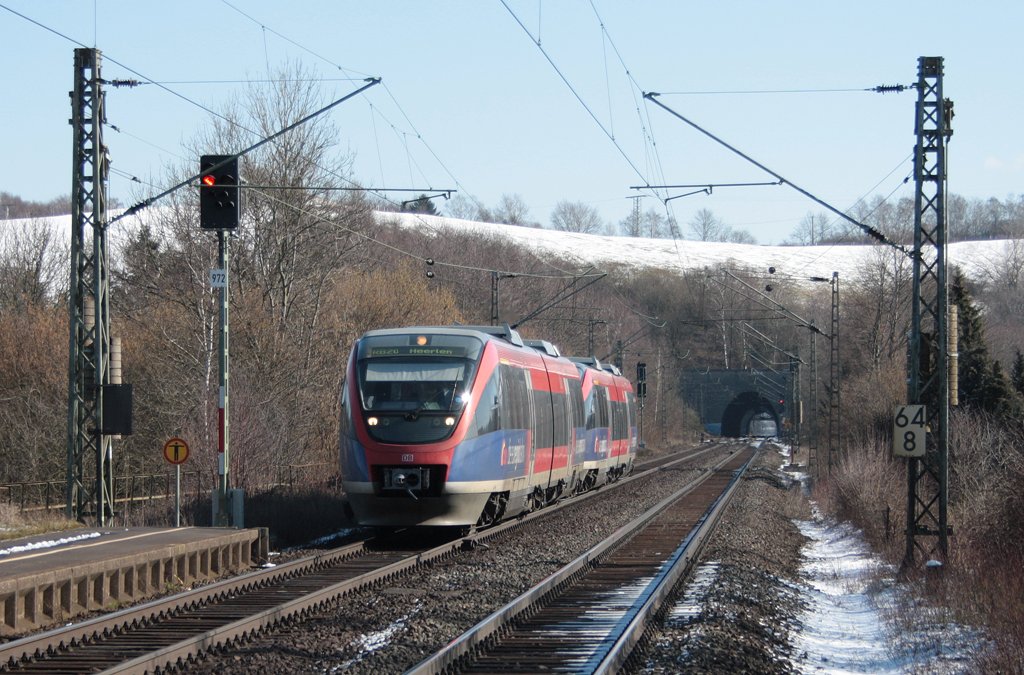 Eine Doppeltraktion 643.2 als RB20  die Euregiobahn  (8910/8960) aus Dren/Stolberg-Altstadt nach Heerlen bei der Einfahrt in Eilendorf 7.3.10