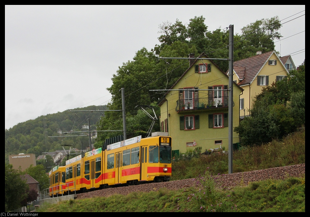 Eine Doppeltraktion aus einem Be 4/8 und einem 4/6 kurz vor der Haltestelle Bown Boveri. 14. Februar 2010.
