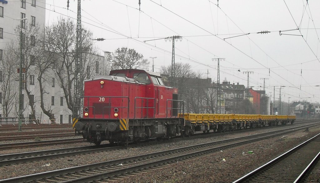 Eine DR V100 mit der Beschriftung als Lok 20 fuhr am 20.2.11 durch Kln West.