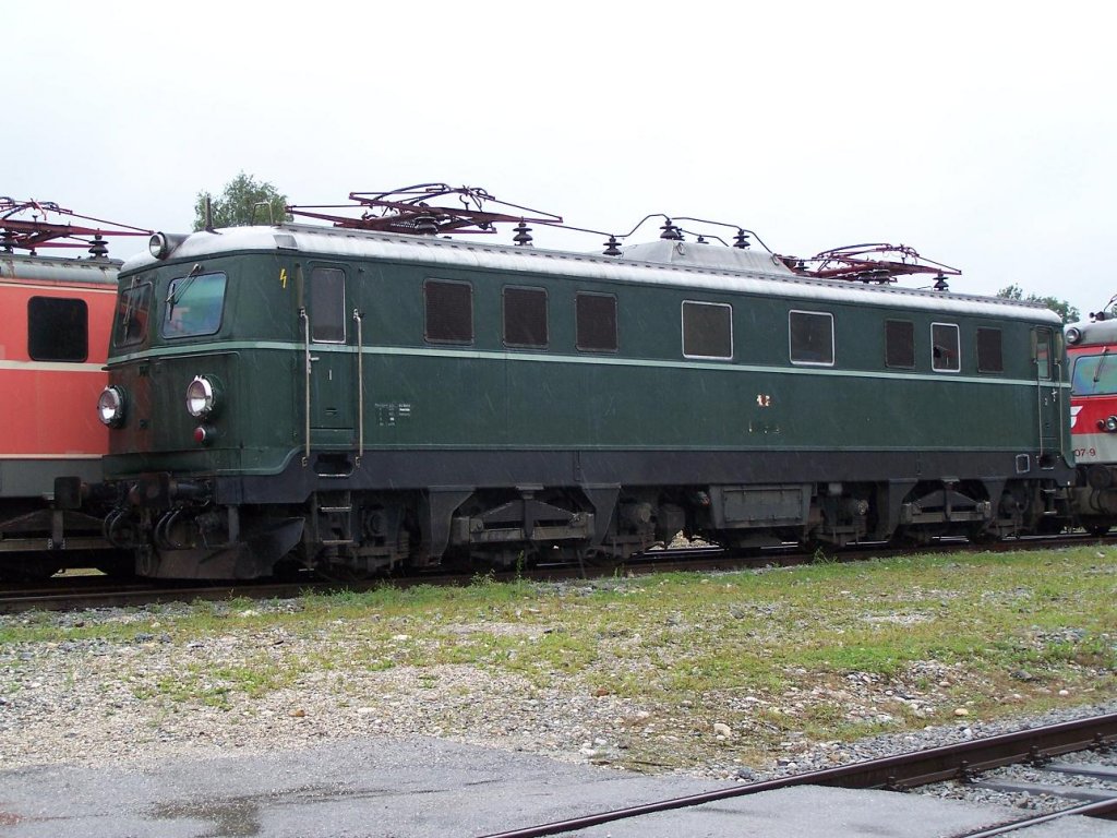 Eine grne 1010 im Eisenbahnmuseum Ampflwang. Es soll die 15er sein.