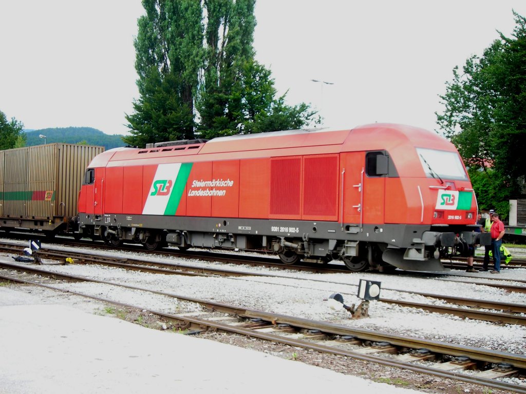 Eine Hercules der STLB steht im Sommer 2009 abfahrbereit in Weiz