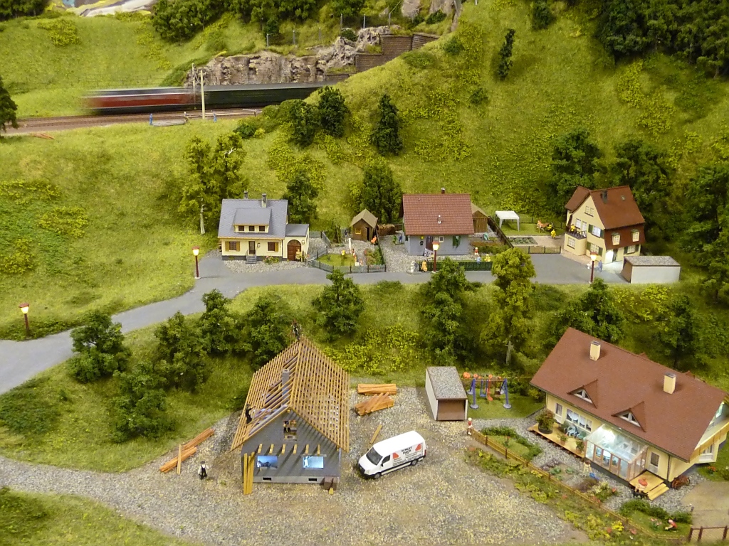 Eine kleine Siedlung auf der Schwarzwald-Modellbahn, 3.10.11