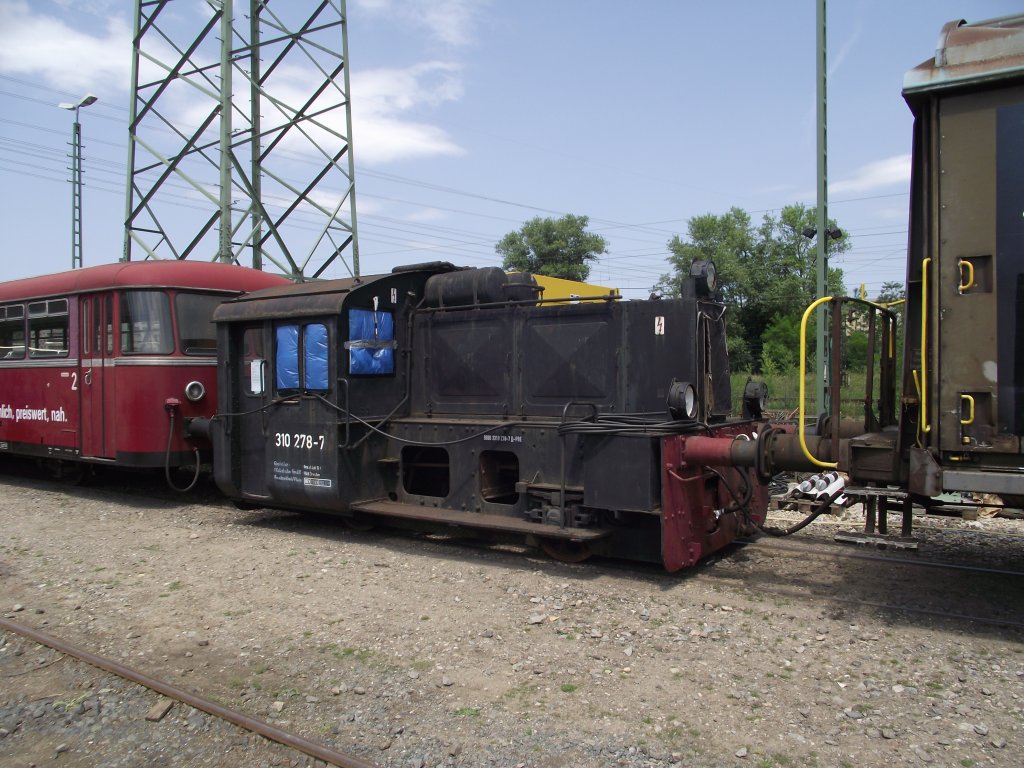 Eine Kf 2 steht am 02.06.11 bei der Historischen Eisenbahn Mannheim