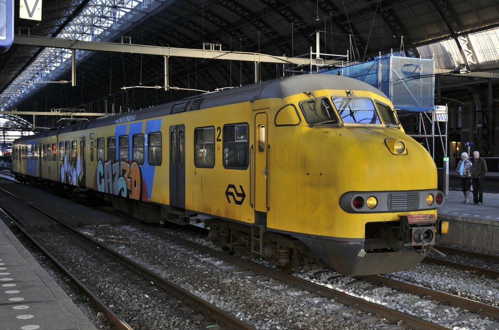 Eine die letzte Plan V im einsatz ist 925, im Amsterdam denken die beide ltere leute an bessere zeiten aufnahme ist von 19.03 2011.