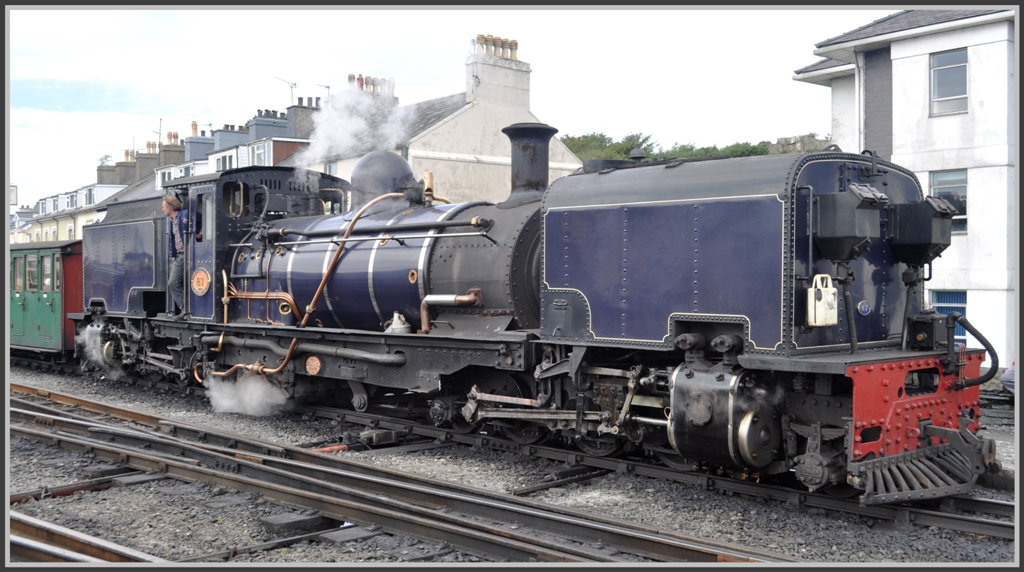 Eine mchtige Erscheinung auf 60cm Spurweite ist die SAR NGG 16 Class Garratt Nr 87 von Cockerill/Belgien. (04.09.2012)