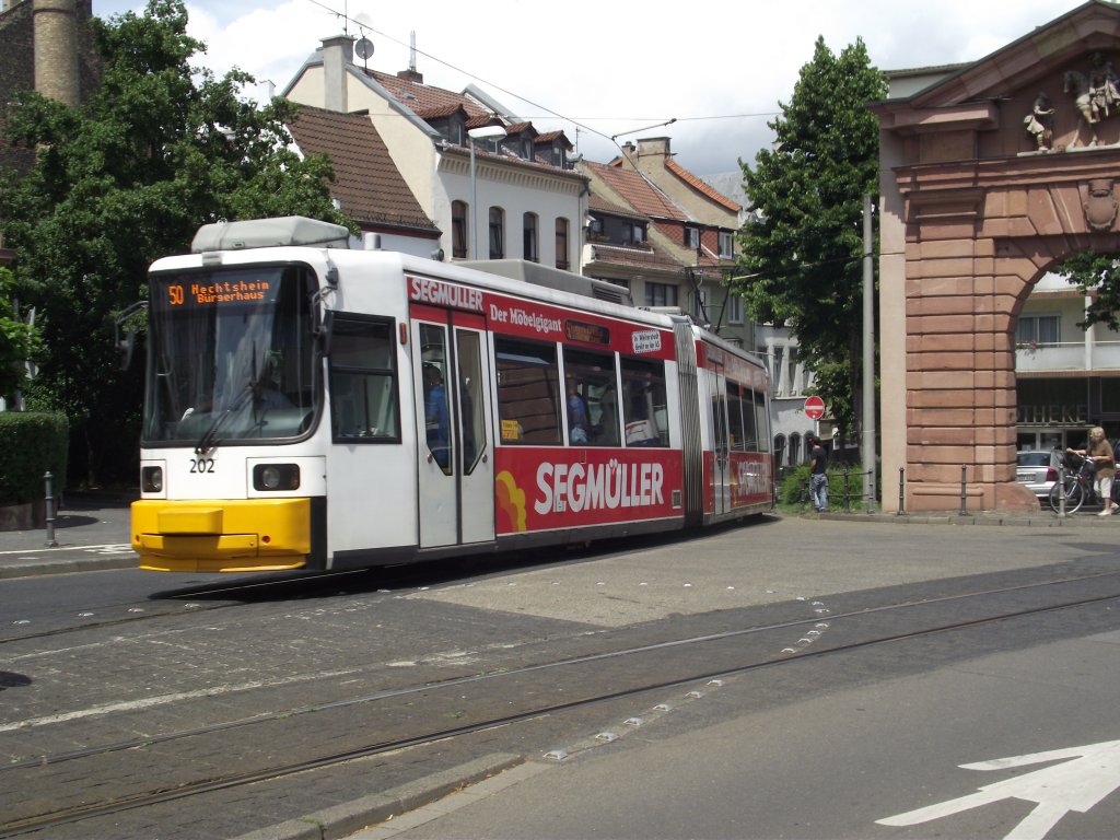 Eine Mainzer Stra�enbahn am Gautor am 14.06.11