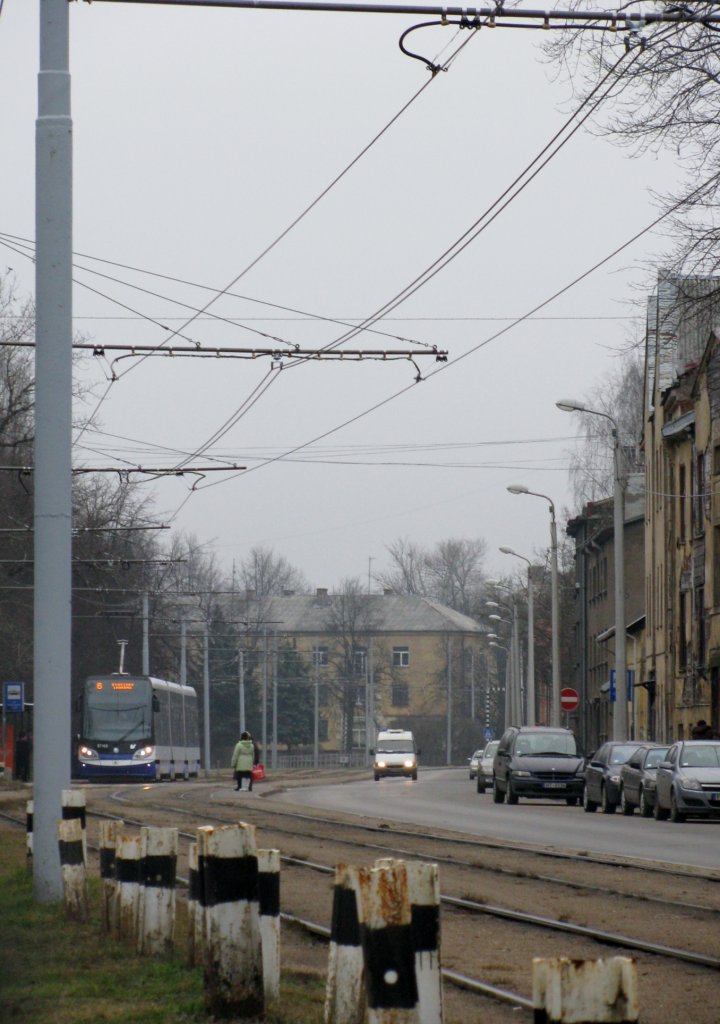Eine neue Starenbahn von Skoda auf der Linie 6(Jugla-Zentrum) am 22.12.11. Diese Fahrzeuge sind momentan ausschlielich auf der Linie 6 unterwegs.