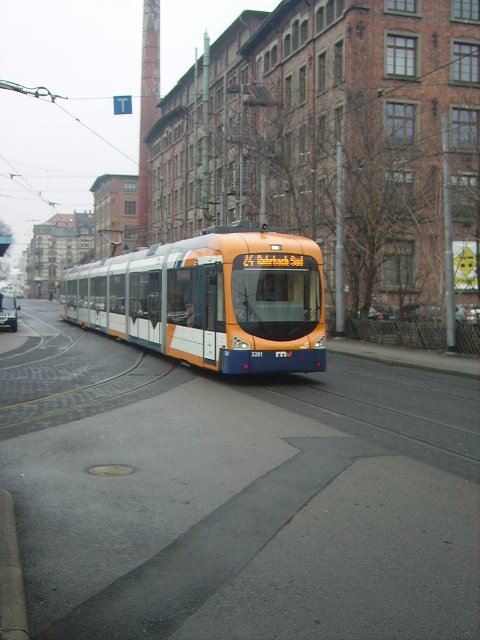 Eine neue Straenbahn des RNV in Heidelberg am Betriebshof am 19.02.10