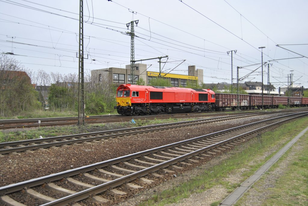 Eine Organge Class 66, fhrt fr die Railpool am 29.April 2010 durch Lehrte.