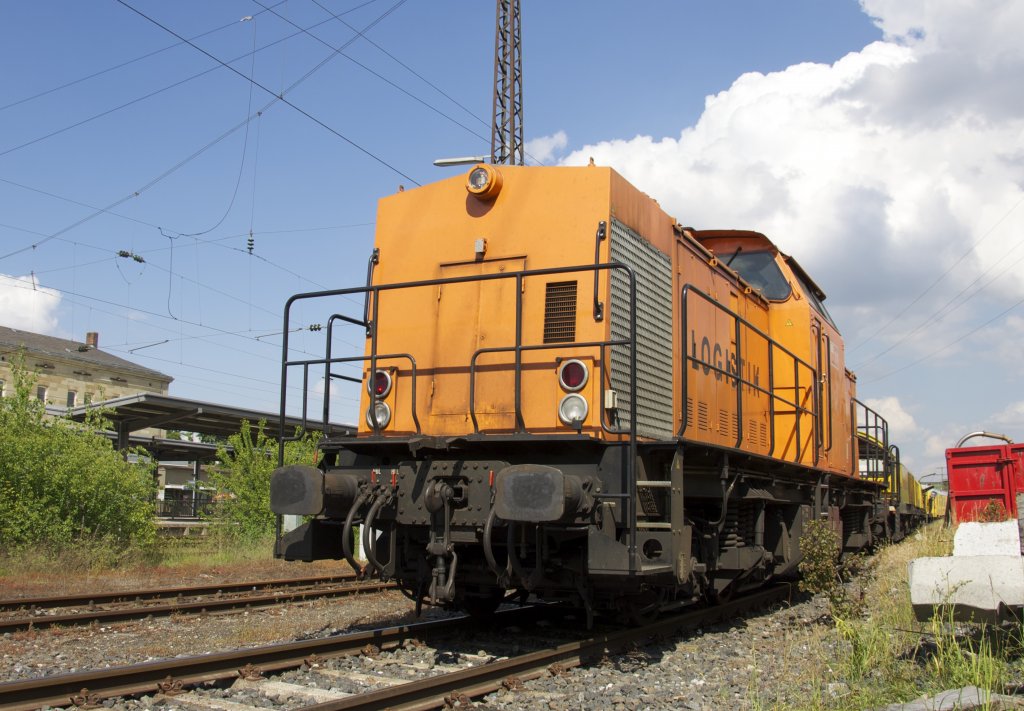 Eine organgene Diesellok 203 157-3 der BBL-Logistik GmbH abgestellt am Rangiergleis vom Neustdter Bahnhof. Aufnahmedatum ist der 28. Mai 2013.
