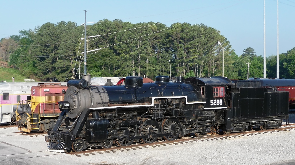 Eine Pacific der CNR, #8255, im Ausstellungsgelnde der Tennessee Valley Railroad (Chattanooga, 30.5.09).