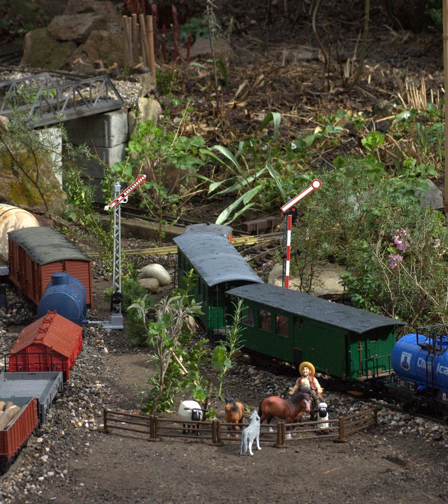 Eine Parallelausfahrt.....Scherzfrage: Woran erkennt man das die Szene wohl eher in einen stlichen Teil Deutschlands spielt ?  am  Flow - gepiegelt Wolf .