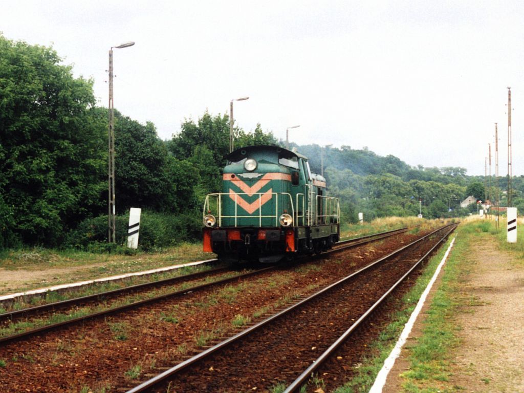 Eine qualmende SM42-726 auf Bahnhof Gorzw Wielkopolski Wieprzyce am 18-7-2005. Bild und scan: Date Jan de Vries.