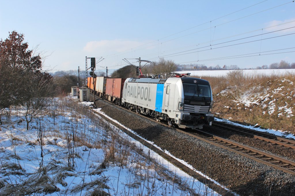 Eine Railpool Vectron der BR 193...
Die Aufnahme enstand Mitte Mrz 2013 zwischen Elze (Leine) und Nordstemmen (KBS 350).