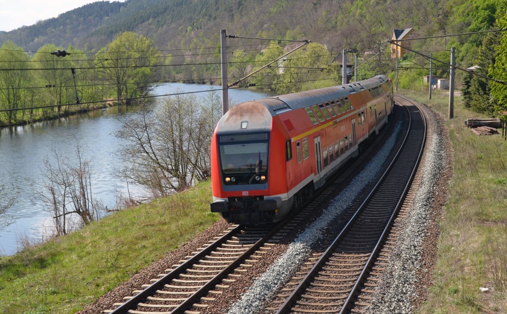 Eine RB erreicht am 28.04.12 aus Naumburg kommend Uhlst�dt. Nach einem kurzen Halt ging die Fahrt weiter nach Saalfeld/Saale.