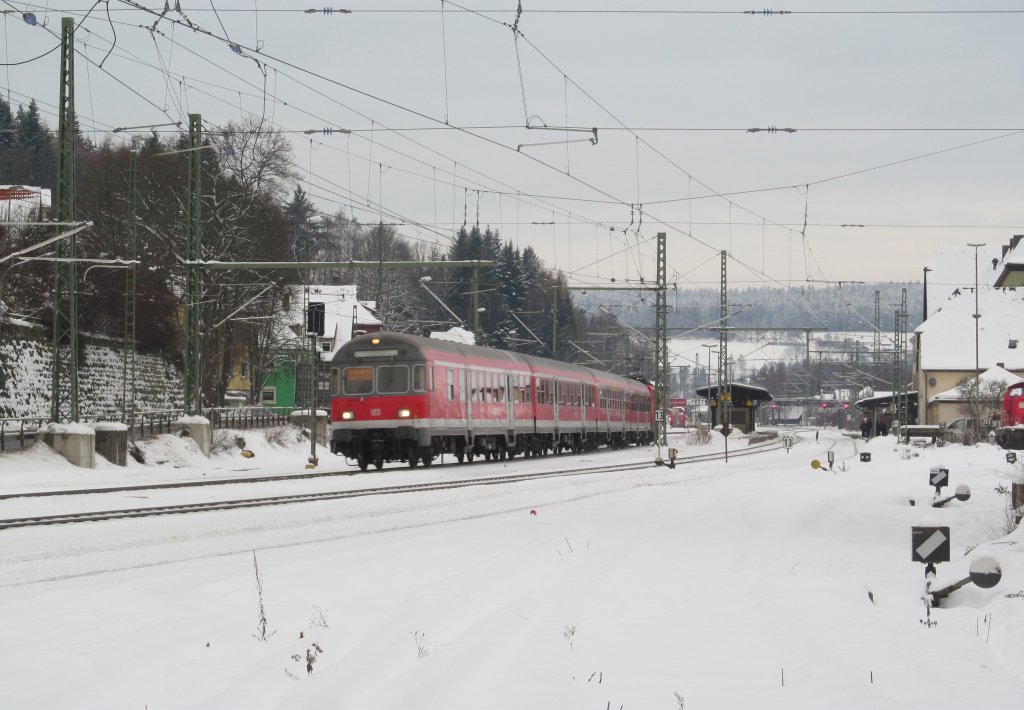 Eine RB nach Bamberg verlsst am 13. Dezember 2012 Kronach. 